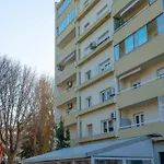 Apartment Point *
