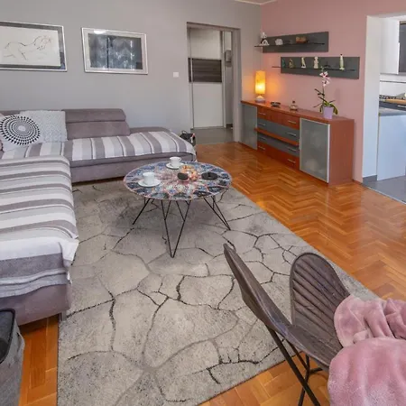 Point Apartment